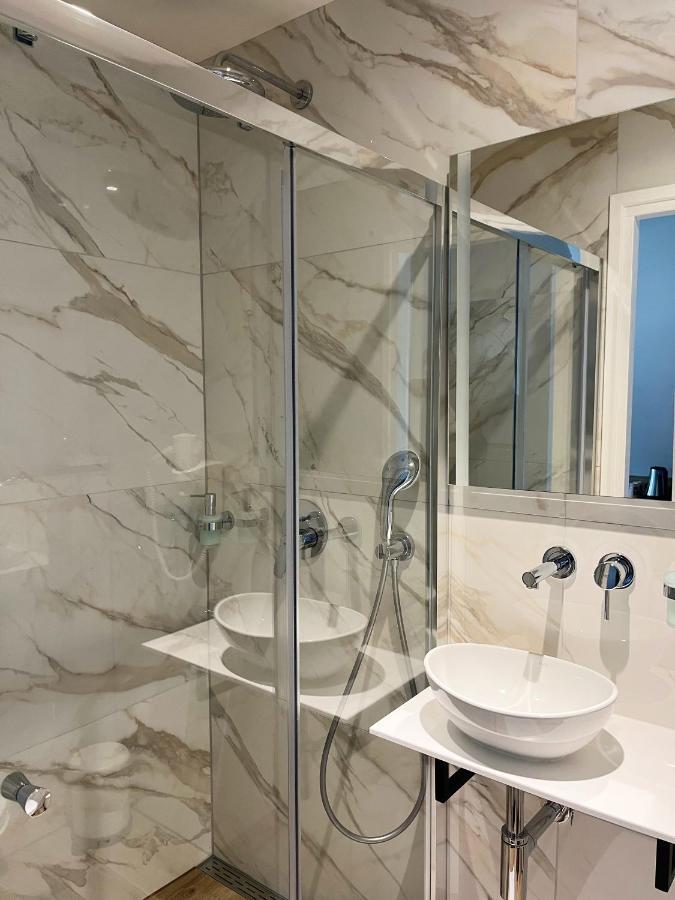 Astoria 3* La Haye